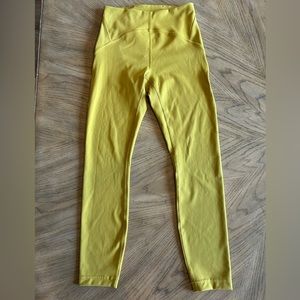Lululemon avocado green yoga pants size 6